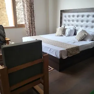 https://royal-cedar.shimlahotels.net